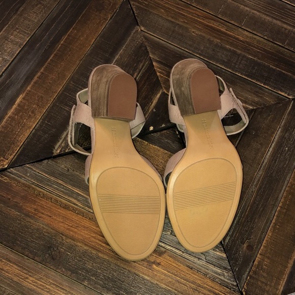 Naturalizer Shoes - Picture 4 of 5